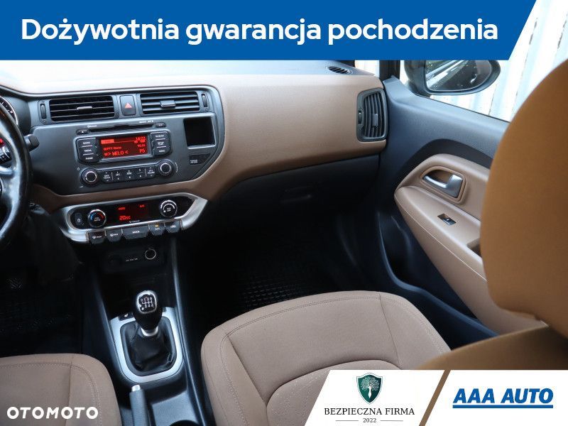 Kia Rio - 10