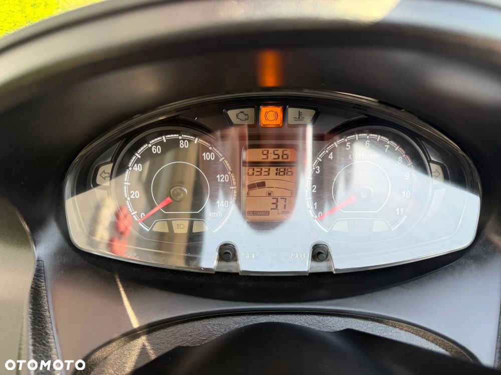 Suzuki Burgman - 21