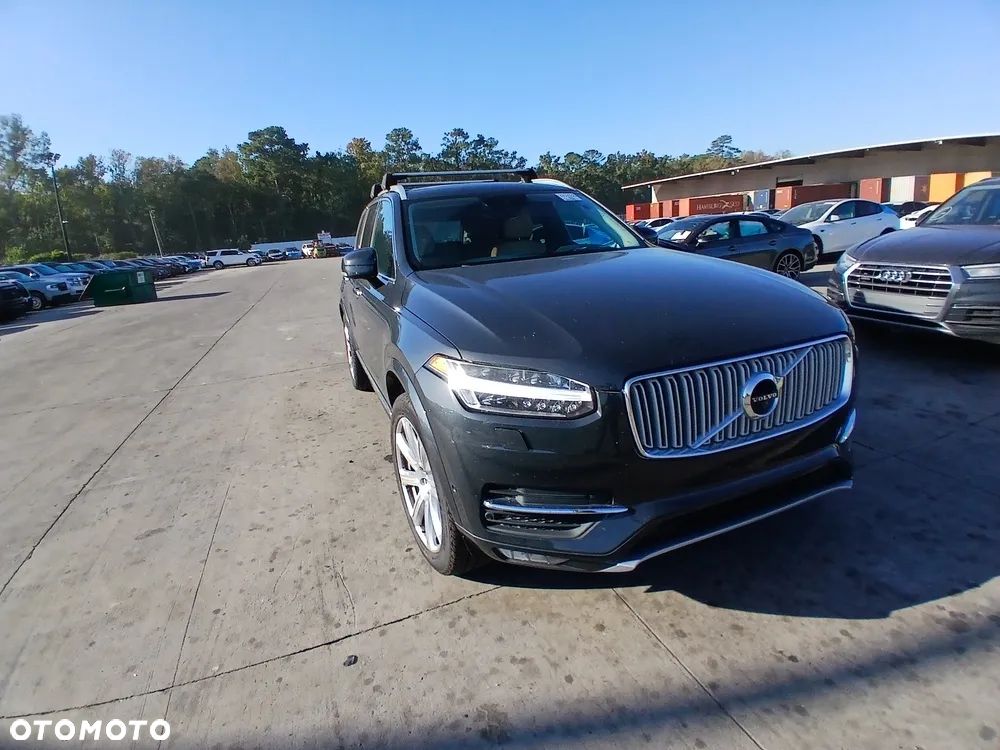 Volvo XC 90 - 38