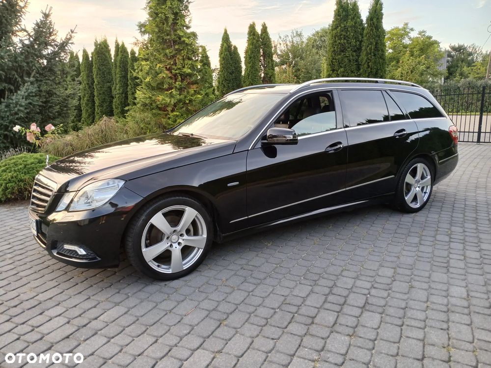 Mercedes-Benz E-Class 2010 photo 2
