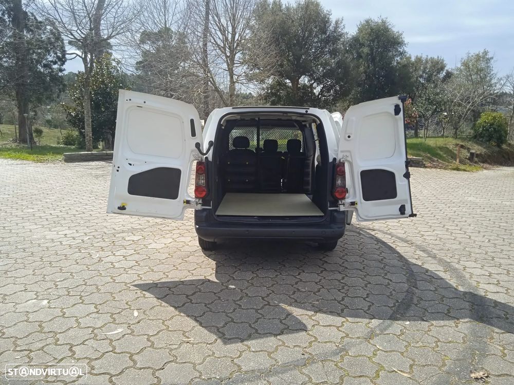 Citroën Berlingo XL (Longa) 1.6 Hdi 100cv 3 lugares 5 portas - 50