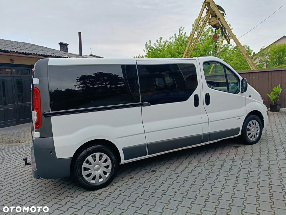 Opel Vivaro - 10