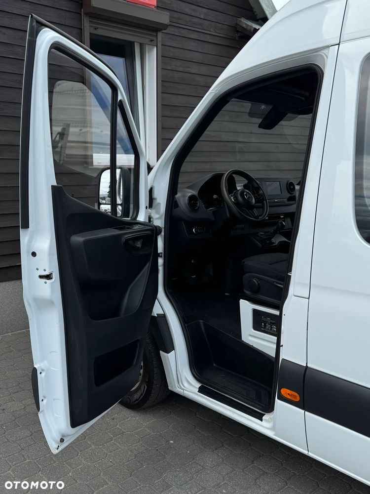 Mercedes-Benz SPRINTER - 15