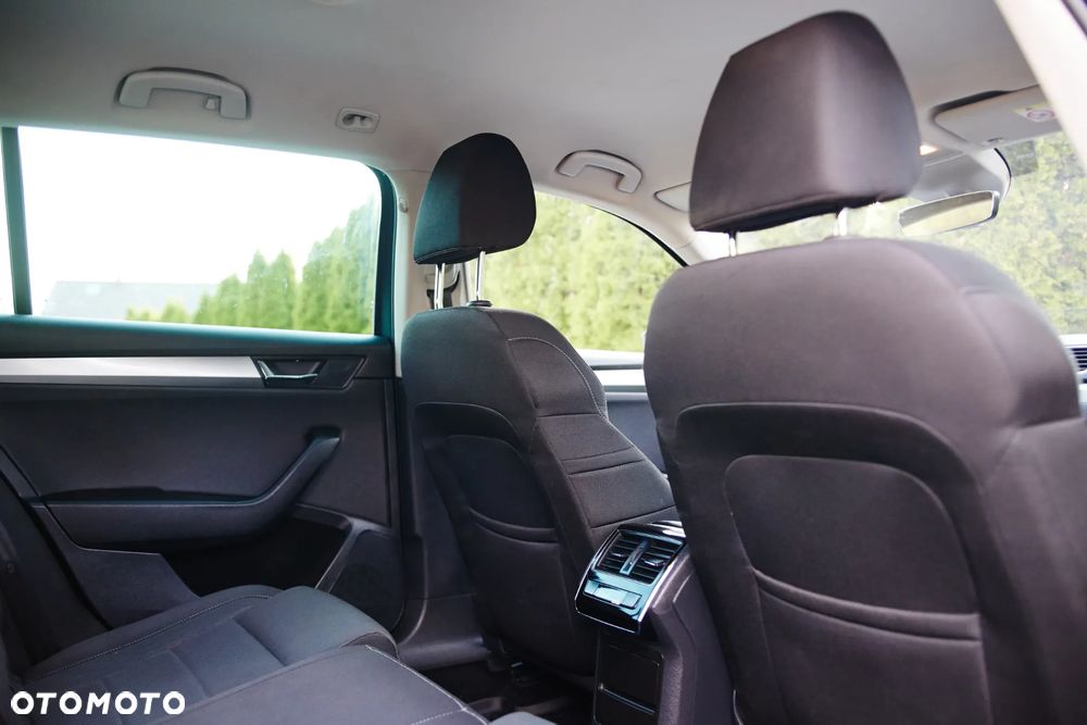 Skoda Superb 2.0 TDI 4x4 Premium Edition - 25