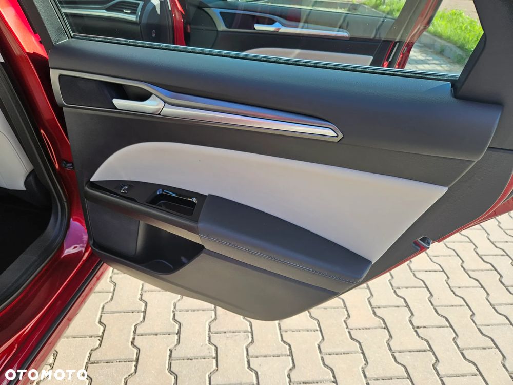 Ford Mondeo SW 2.0 EcoBlue Titanium - 16