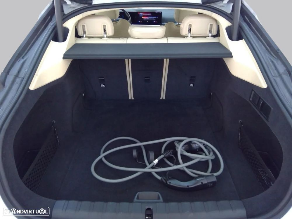 BMW i4 - 11