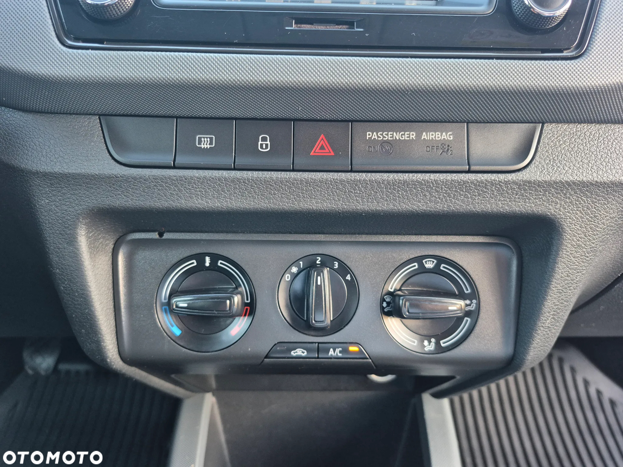 Skoda Fabia 1.0 Ambition - 25