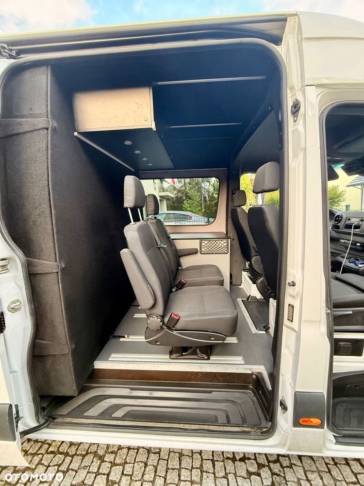 Mercedes-Benz Sprinter - 12