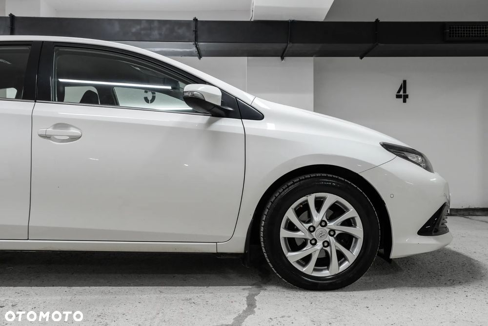 Toyota Auris 1.4 D-4D Premium - 15