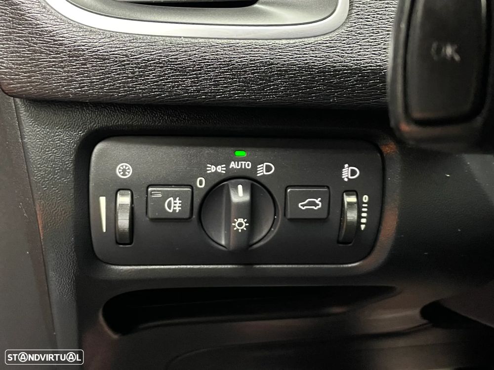 Volvo V40 1.6 D2 Momentum Eco - 23