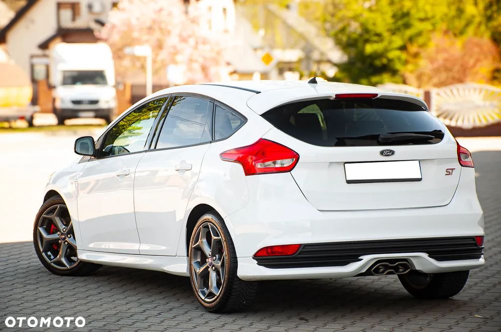 Ford Focus 2.0 TDCi ST mit Leder-Exclusiv-Paket - 14