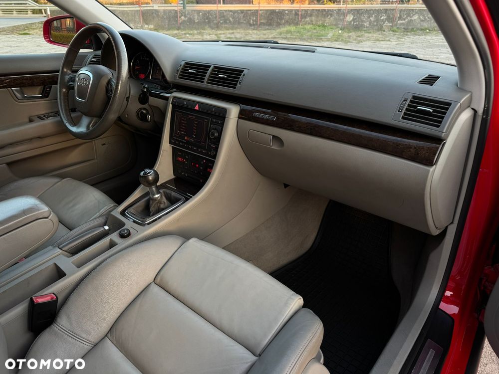 Audi A4 Limousine 2.0 T FSI quattro - 9