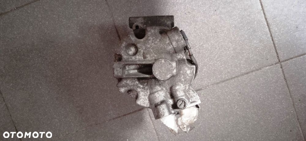 Sprężarka klimatyzacji Renault Megane III 1.6 DCI 926005211R 6SBL14C 447160-5780 - 2