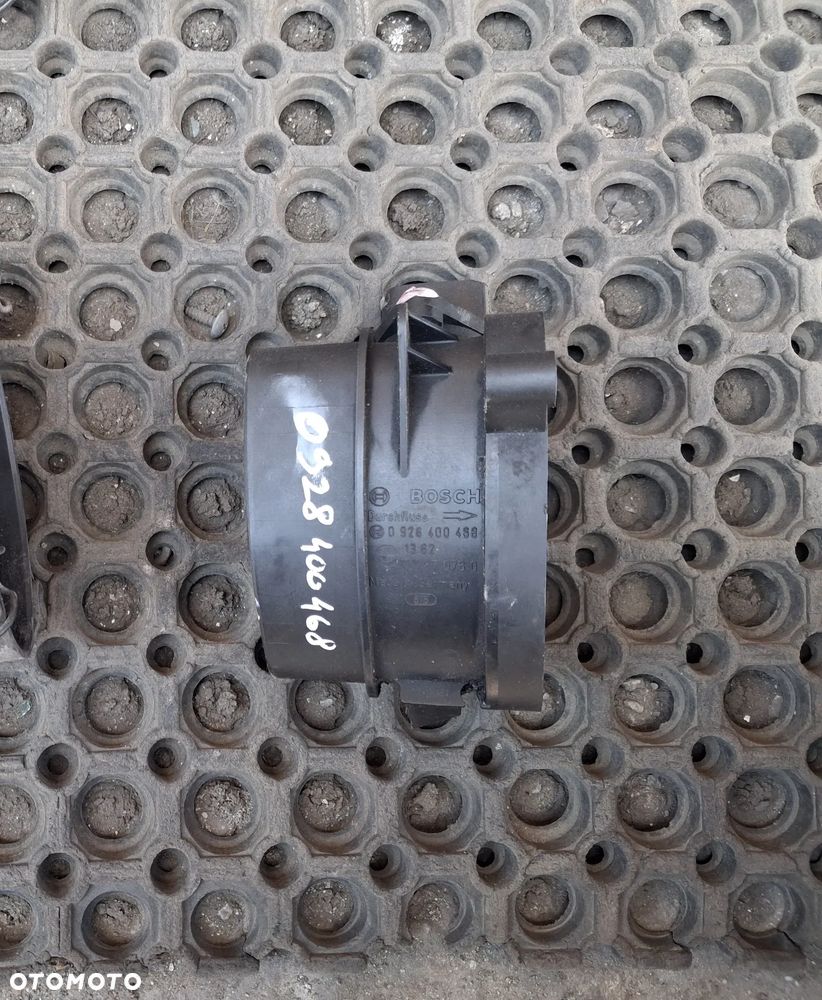 PRZEPŁYWOMIERZ powietrza BOSCH BMW E39 E46 2.0d 2.5d E38 X5 E53 3.0d 530d 330xd 730d 0928400468 - 1