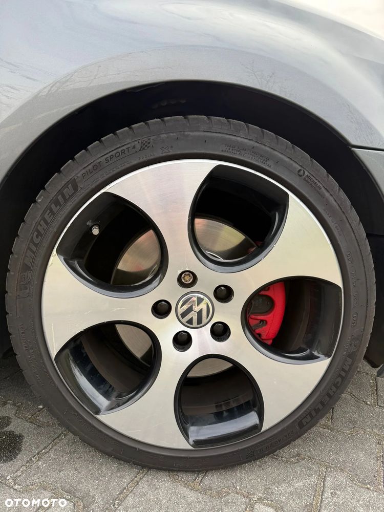 Volkswagen Golf 2.0 GTI - 17