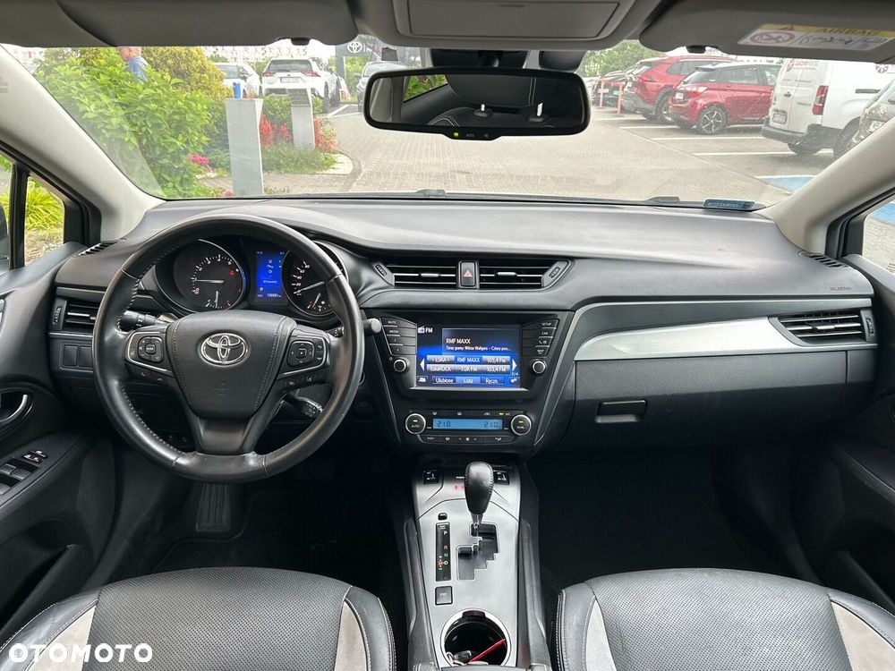 Toyota Avensis - 11