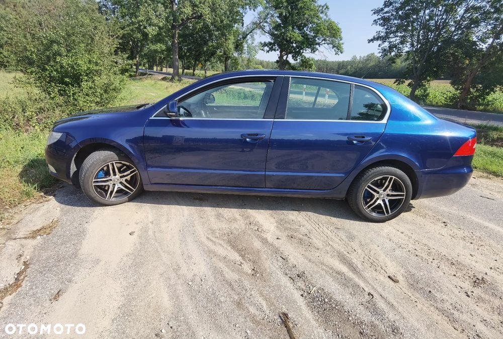 Skoda Superb 2.0 TDI Ambition - 2