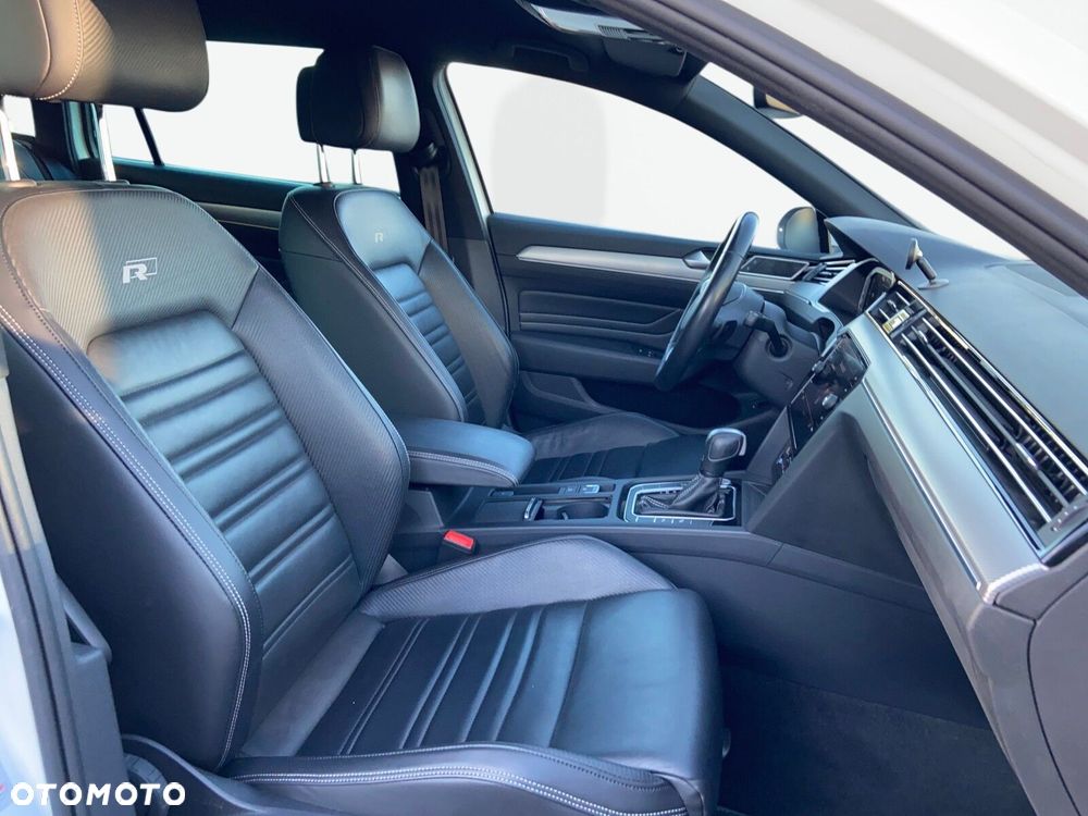 Volkswagen Passat - 11