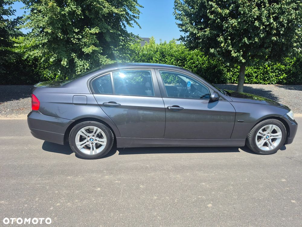BMW Seria 3 318i - 3
