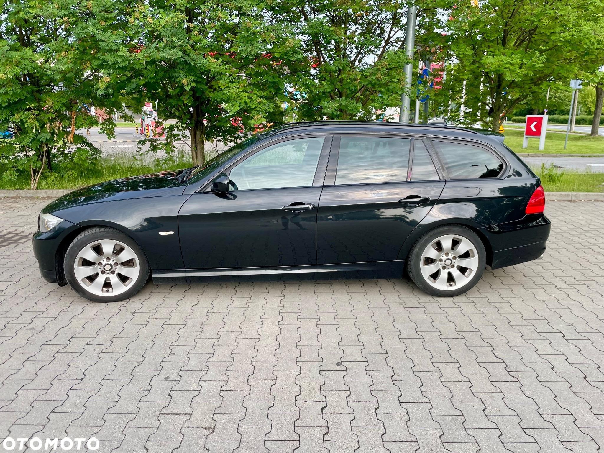 BMW Seria 3 325d DPF Touring Edition Exclusive - 3