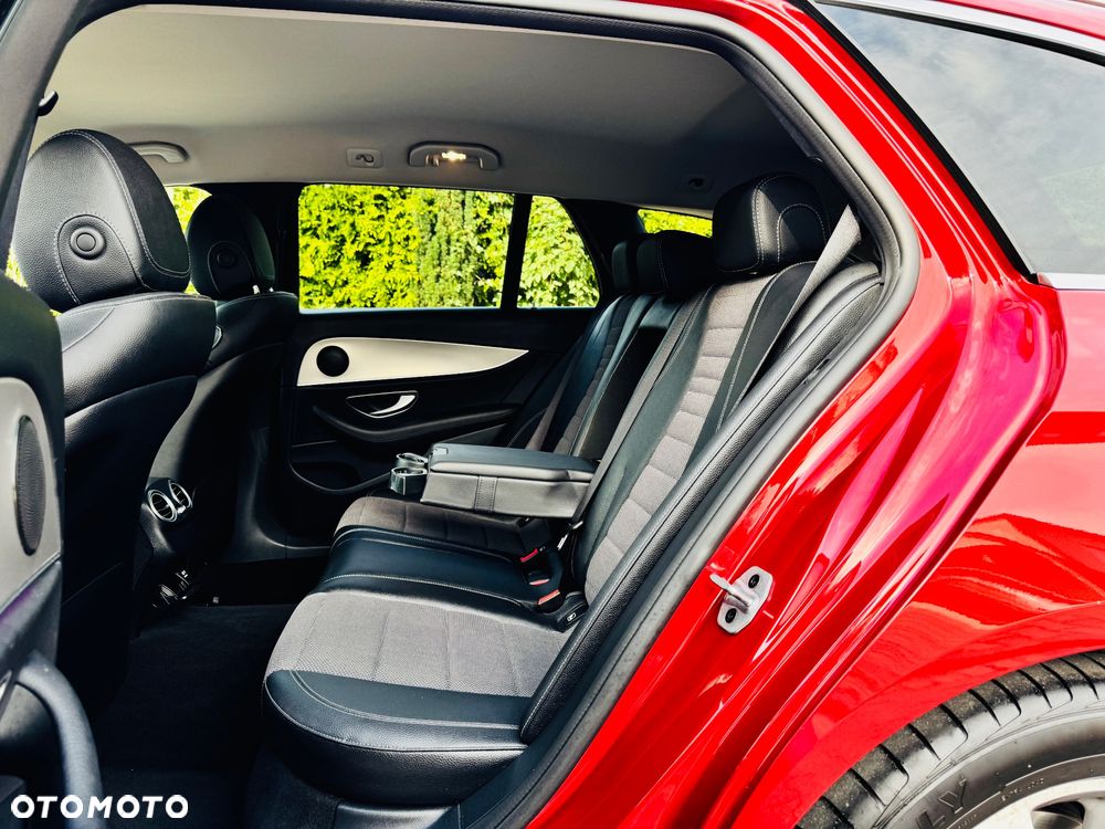Mercedes-Benz Klasa E 220 d T 9G-TRONIC Exclusive - 28