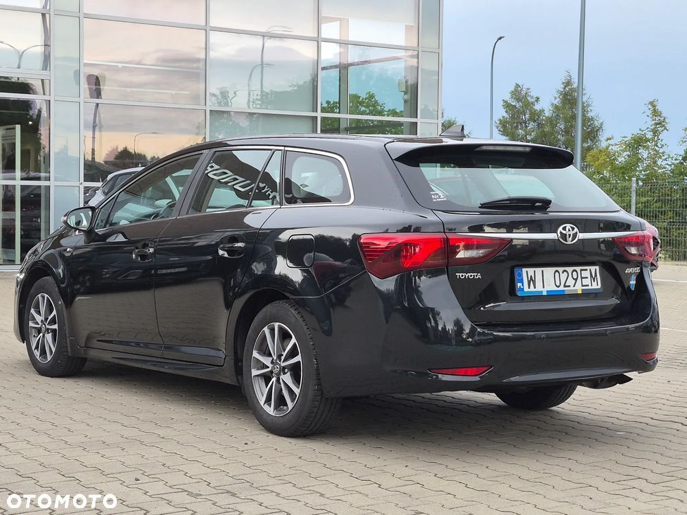 Toyota Avensis 1.8 Premium - 5