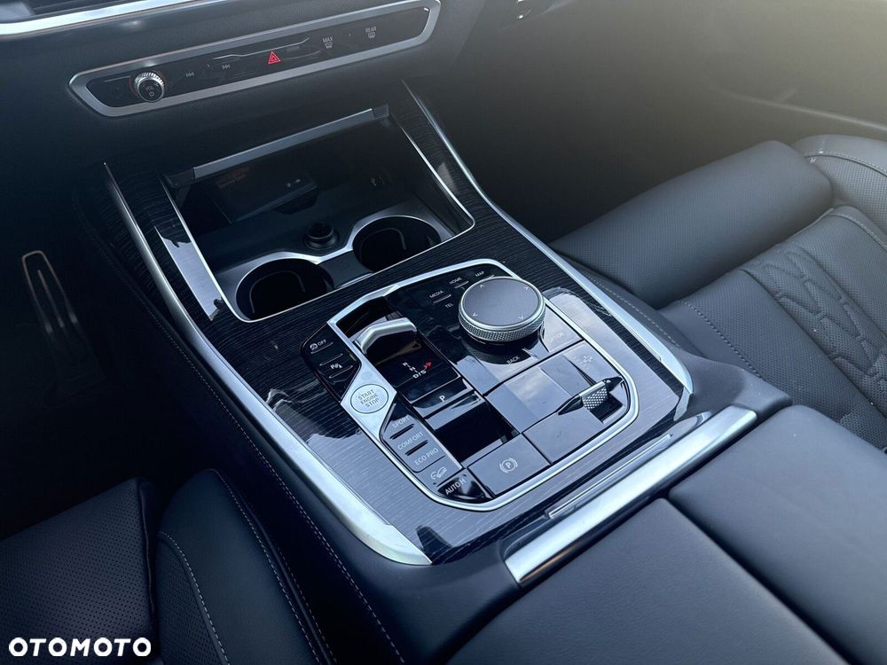 BMW X7 - 17