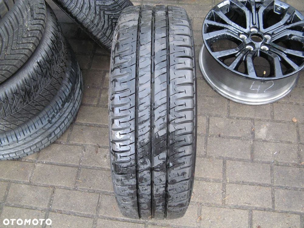 OPONA MICHELIN AGILIS CAMPING 215/60 R17C - 1