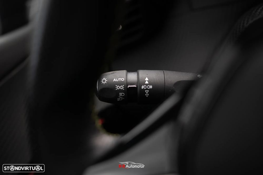 Peugeot e-2008 50 kWh GT - 33