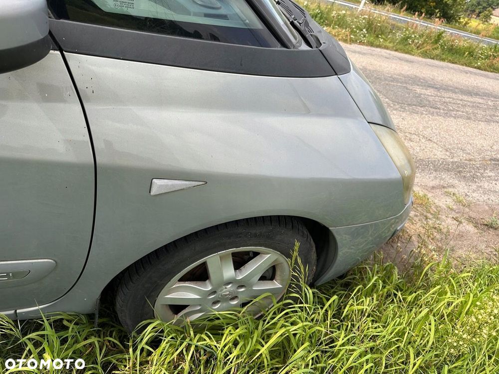 RENAULT ESPACE IV 4 BŁOTNIK PRAWY SREBRNY - 1