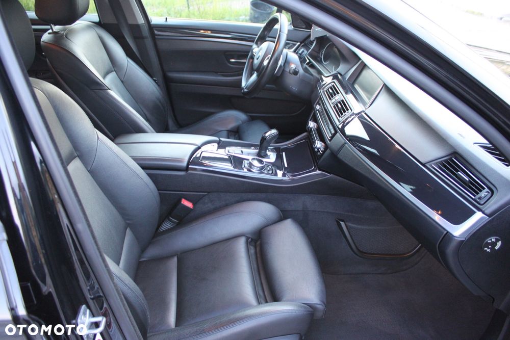 BMW Seria 5 530d xDrive - 15