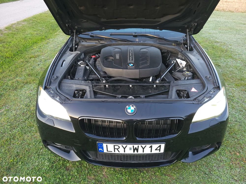 BMW Seria 5 525d xDrive - 12