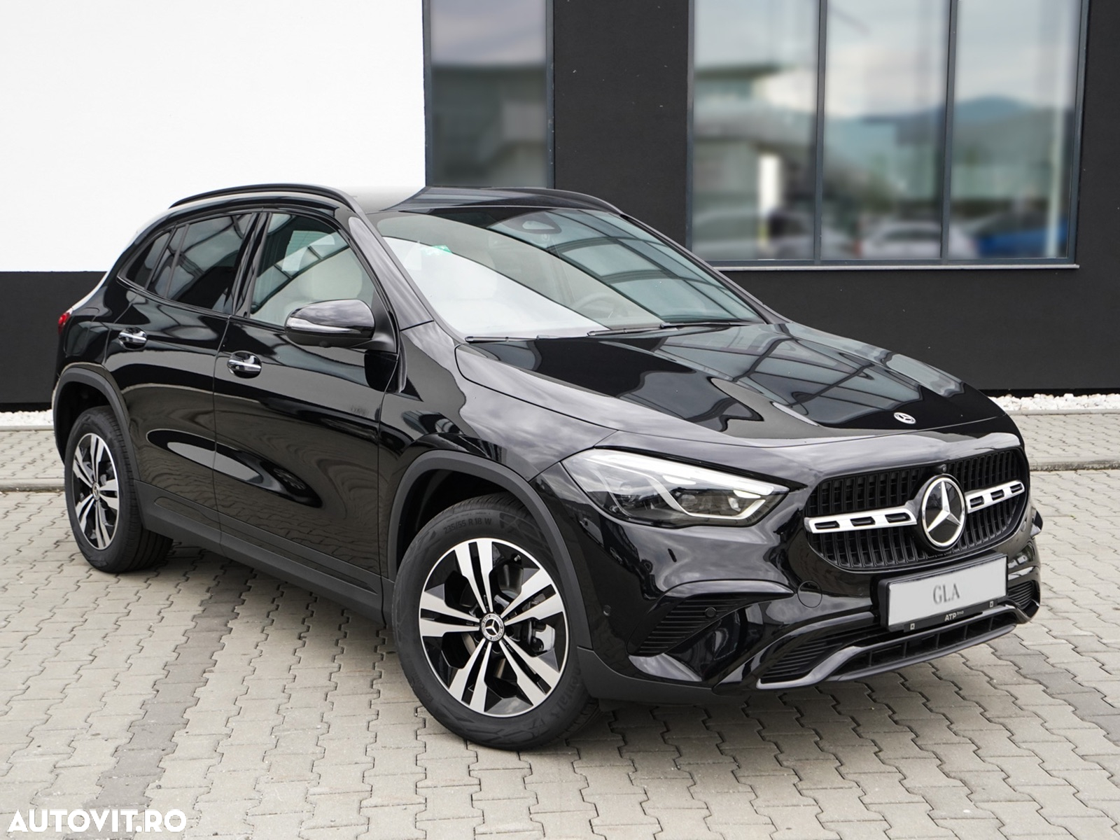 Mercedes-Benz GLA - 3