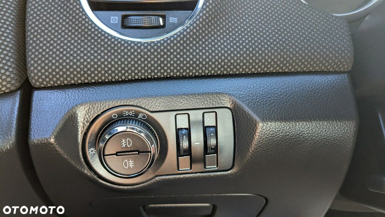 Chevrolet Cruze - 28
