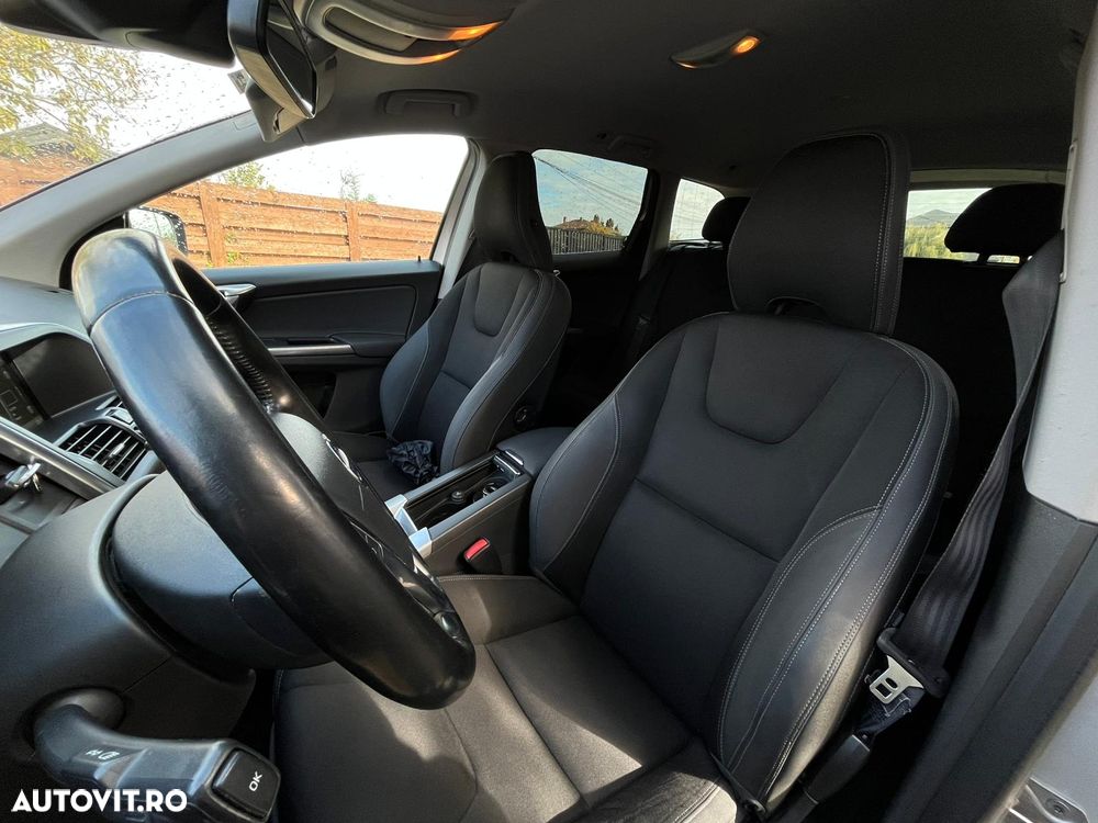 Volvo XC 60 2.4D AWD Base - 8