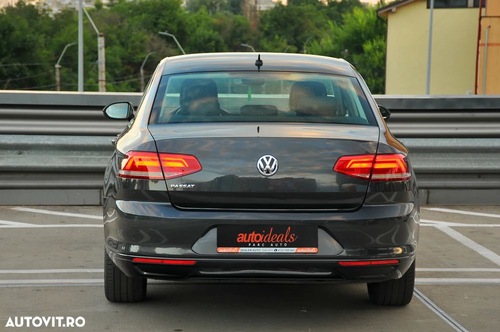 Volkswagen Passat - 11