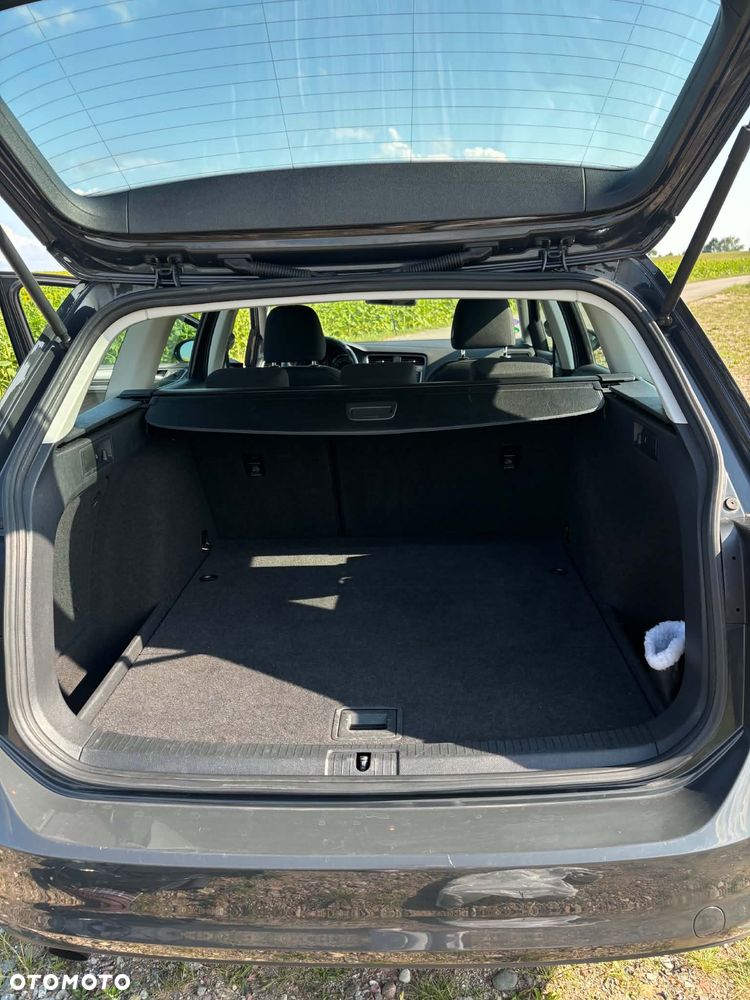 Volkswagen Golf 1.2 TSI BMT Comfortline - 19
