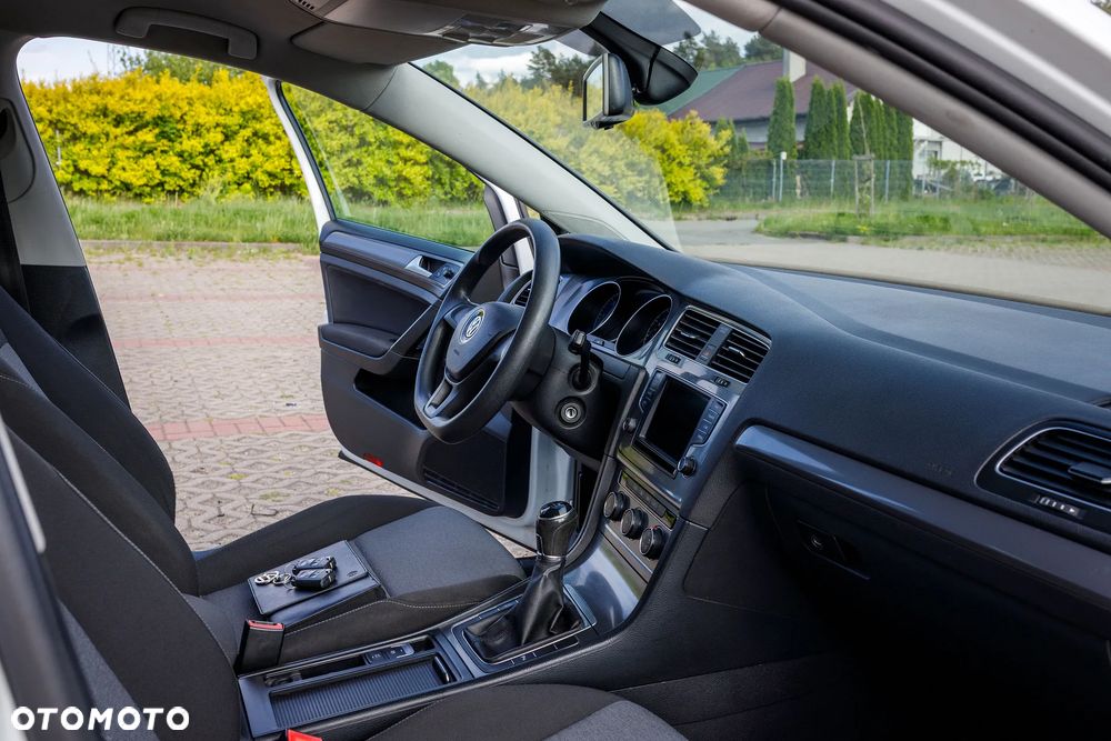 Volkswagen Golf - 18