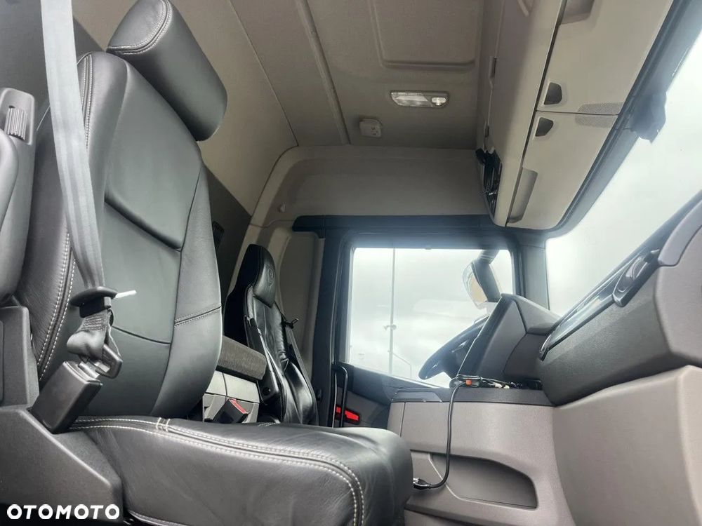 Scania R560 B8x4*4 / Rama do zabudowy / kab. sypialna / PTO - 12