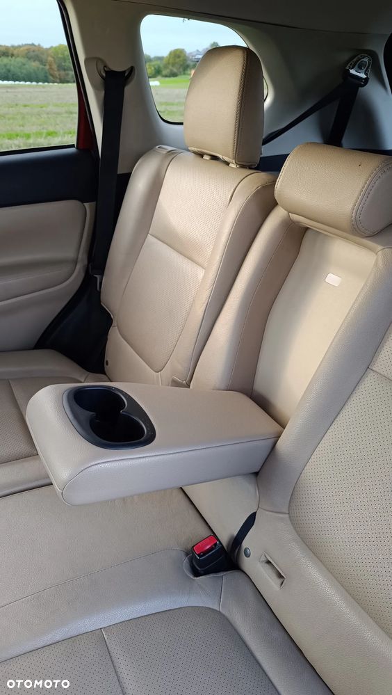 Mitsubishi Outlander - 26