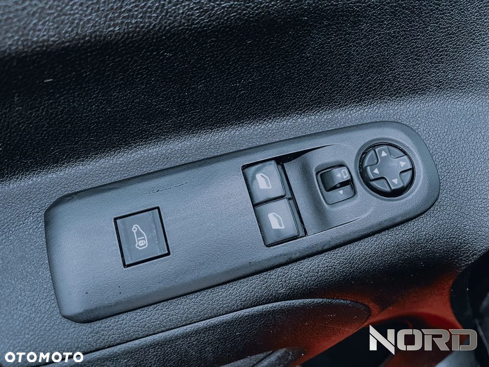 Peugeot Partner 4x4 Long Asphalt - 23