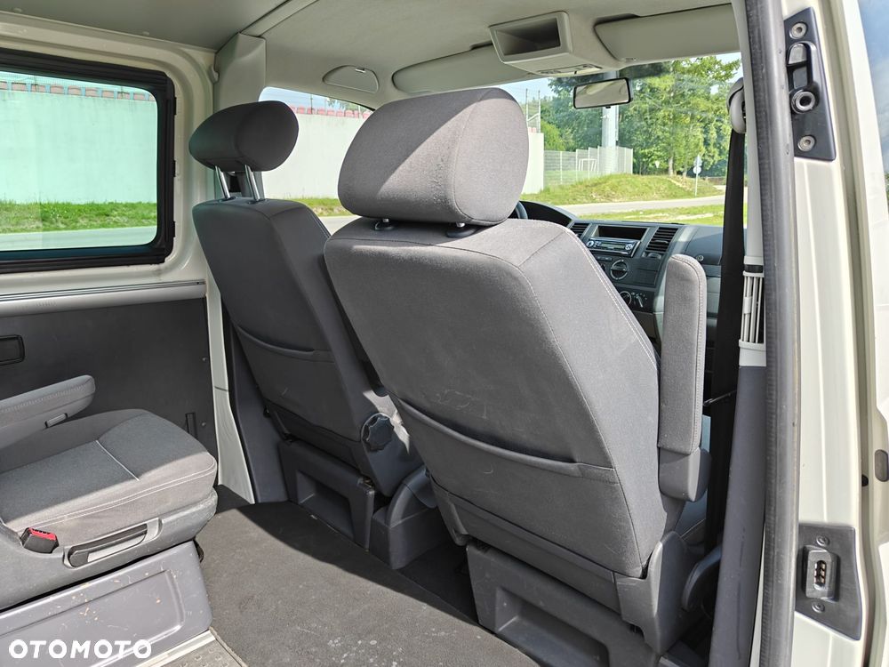 Volkswagen Multivan - 16