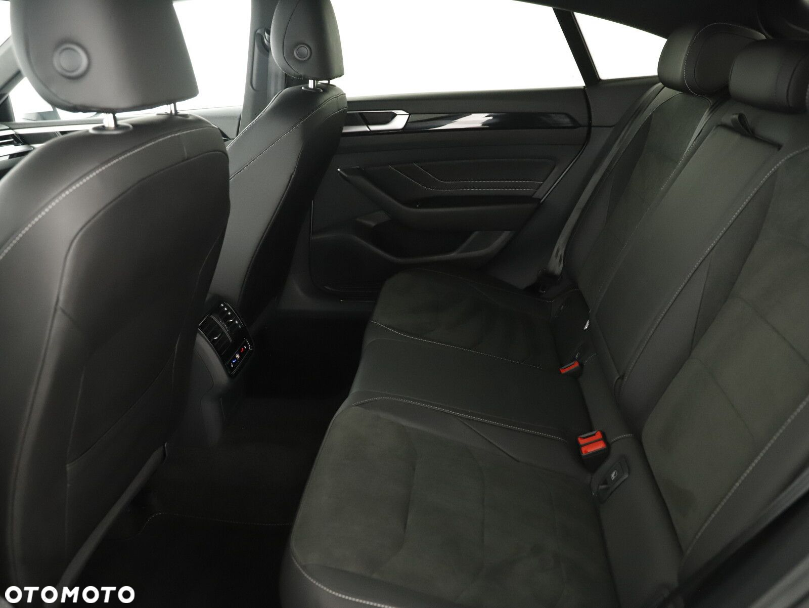 Volkswagen Arteon 2.0 TDI 4Motion R-Line DSG - 9