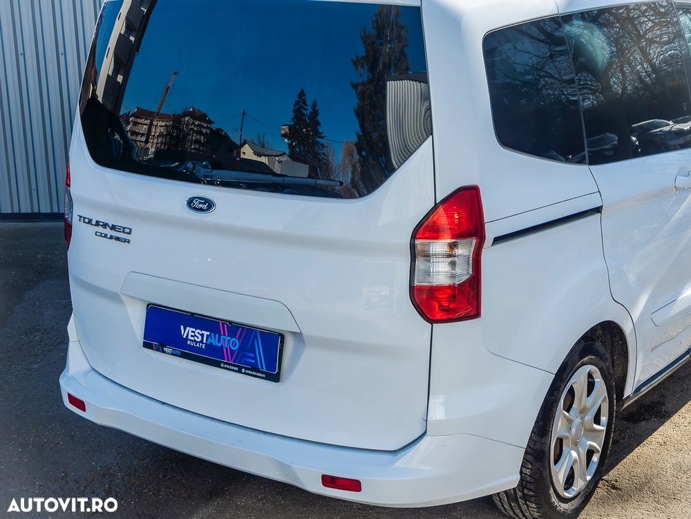 Ford Tourneo Courier 1.5 TDCi Trend - 29