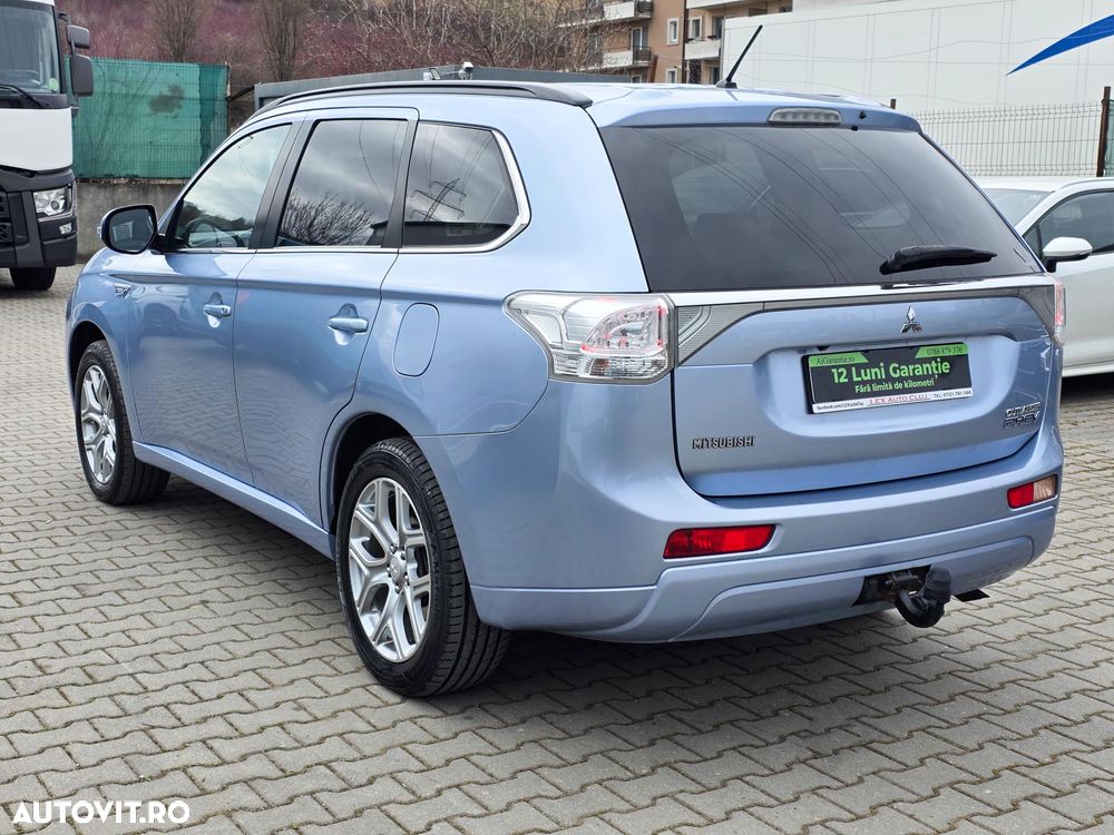 Mitsubishi Outlander 2.0 4WD Plus - 4