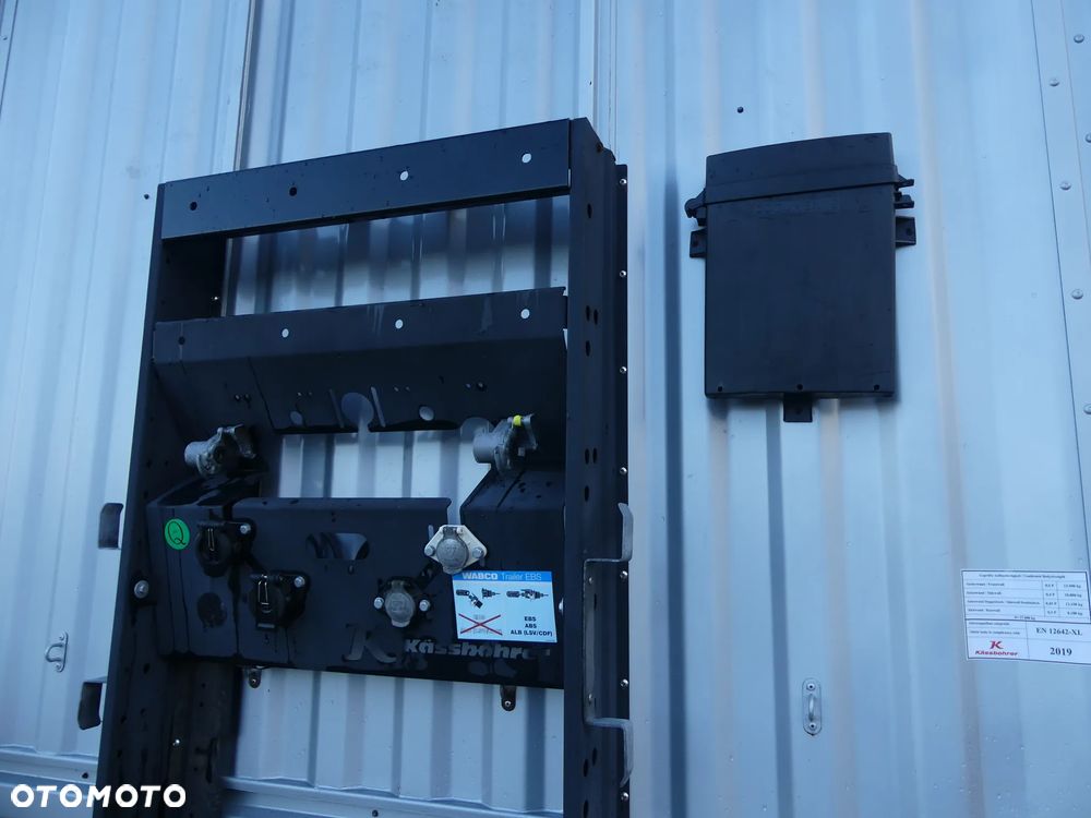 Kassbohrer MEGA / FIRANKA / OŚ PODNOSZONA / 3 SZTUKI / - 13