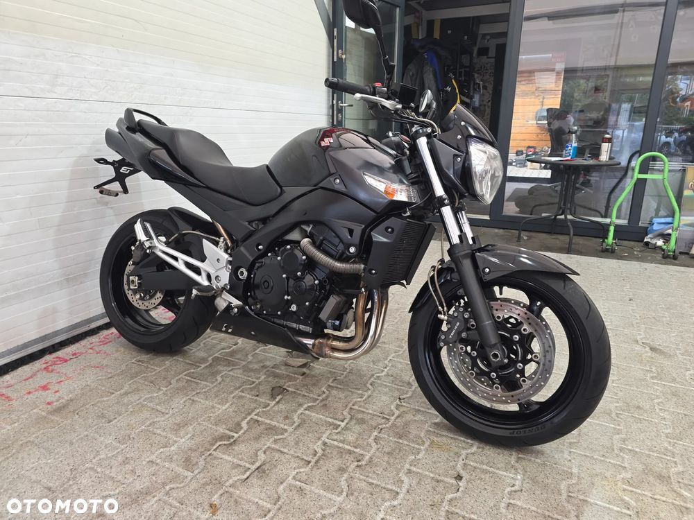Suzuki GSR - 5