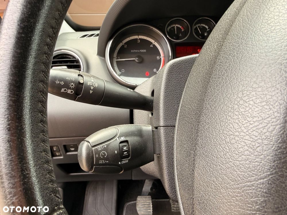 Peugeot 308 1.6 HDi Premium - 25
