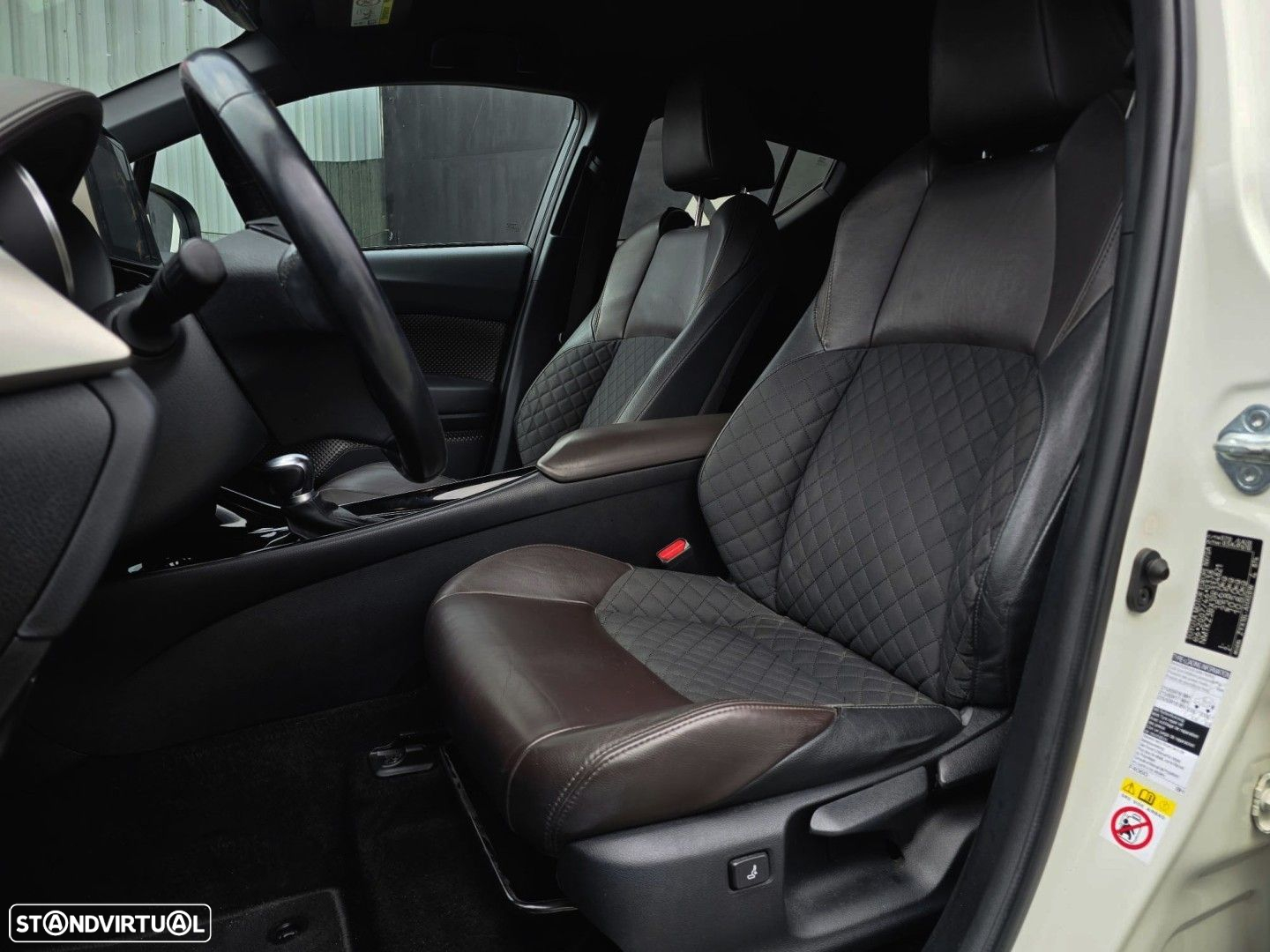 Toyota C-HR 1.8 HSD Exclusive+P.Luxury - 10
