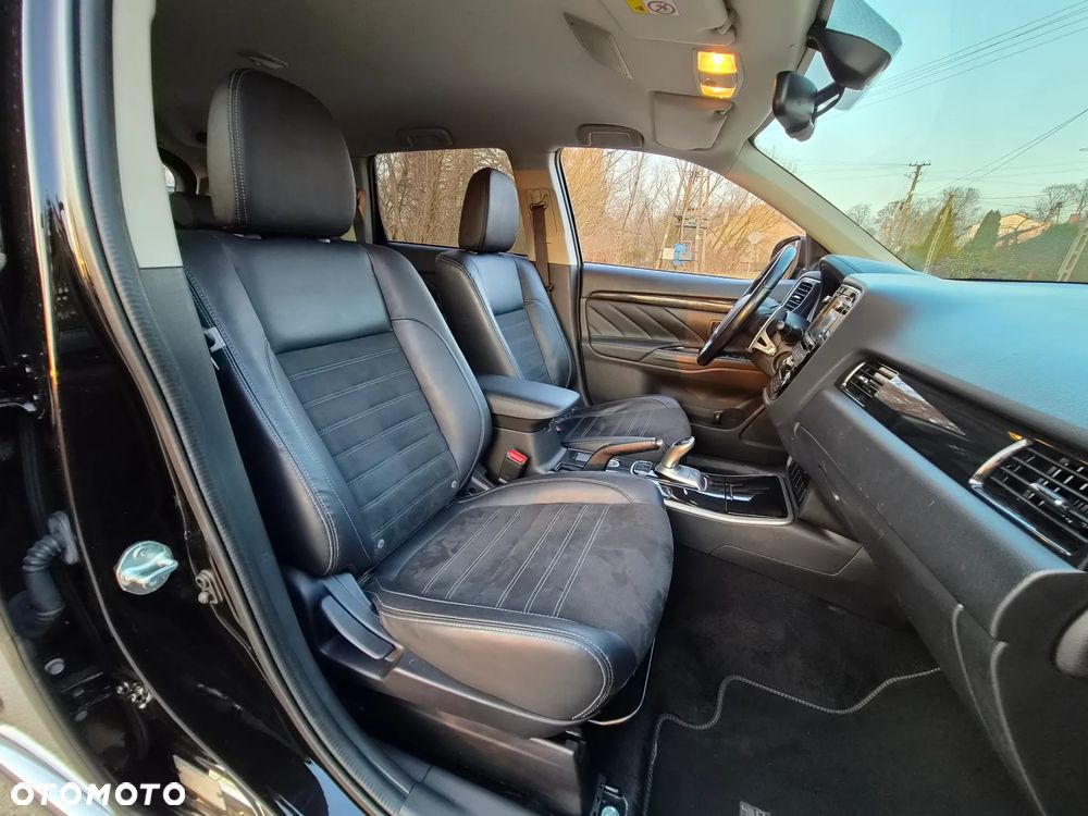 Mitsubishi Outlander - 27